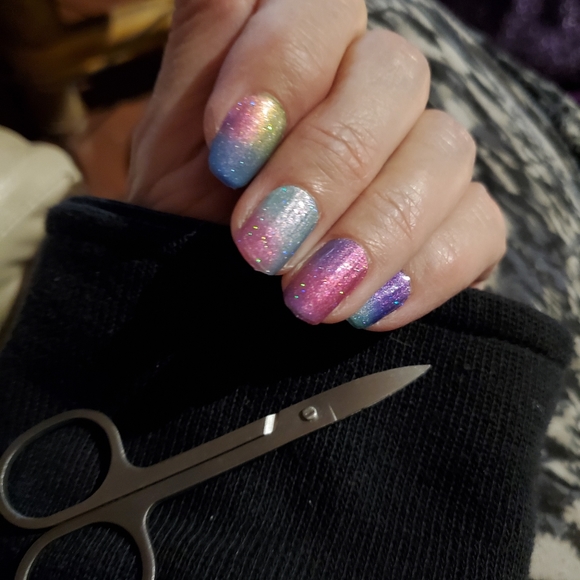 Dry, Dripless Nail Wraps #affordable #diynails #drynailpolish #nailwraps - Picture 5 of 15